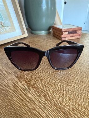 QUAY For Keeps Sunglasses